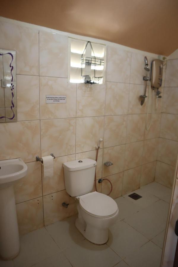 Ice Bear Bar & Tourist Inn Dauis Екстериор снимка