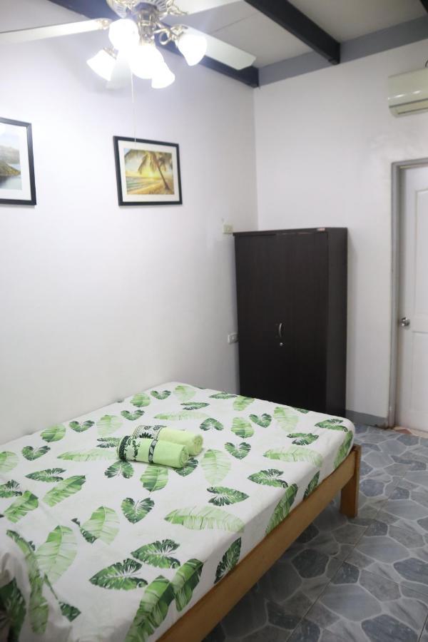 Ice Bear Bar & Tourist Inn Dauis Екстериор снимка