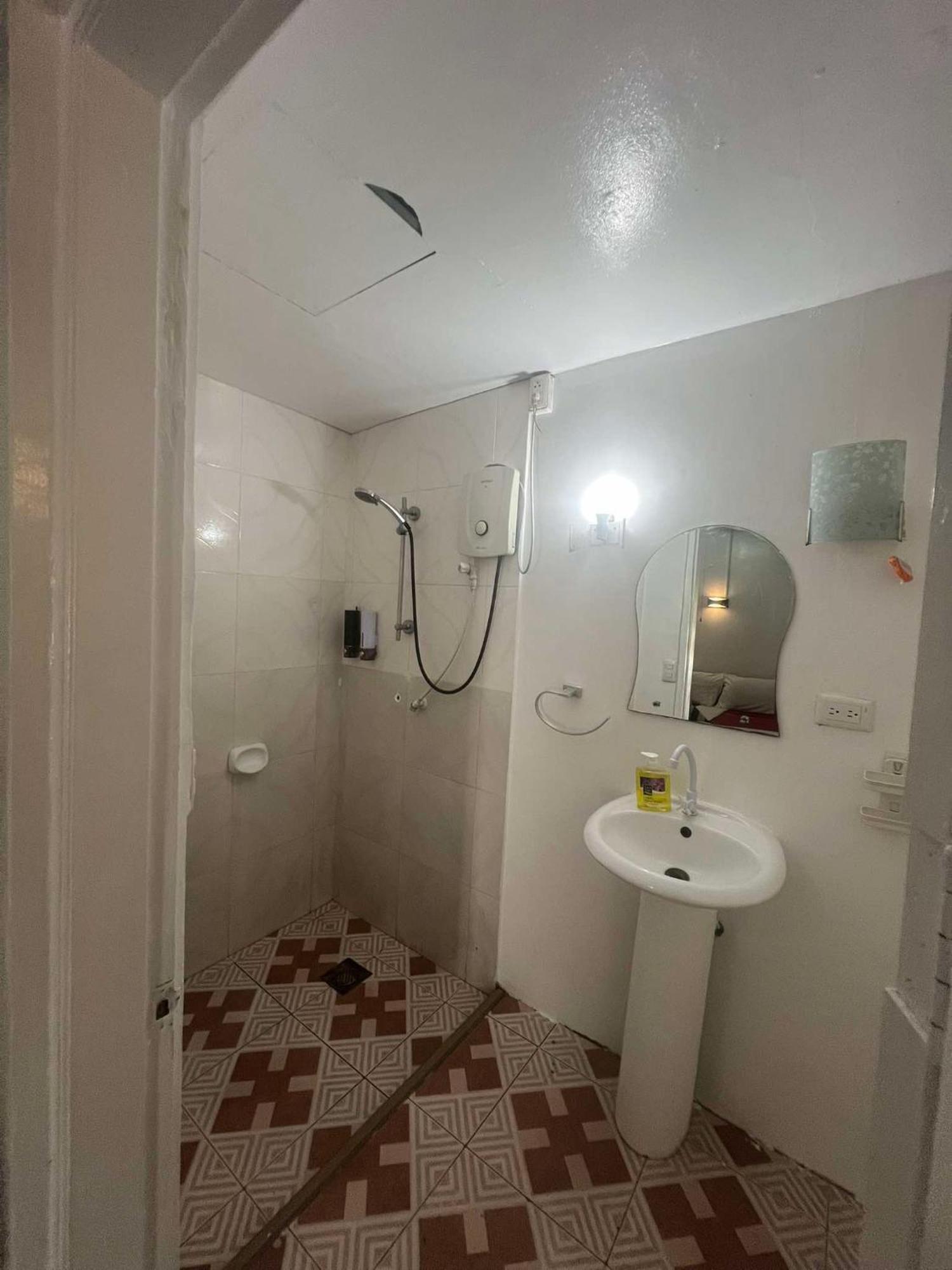Ice Bear Bar & Tourist Inn Dauis Екстериор снимка